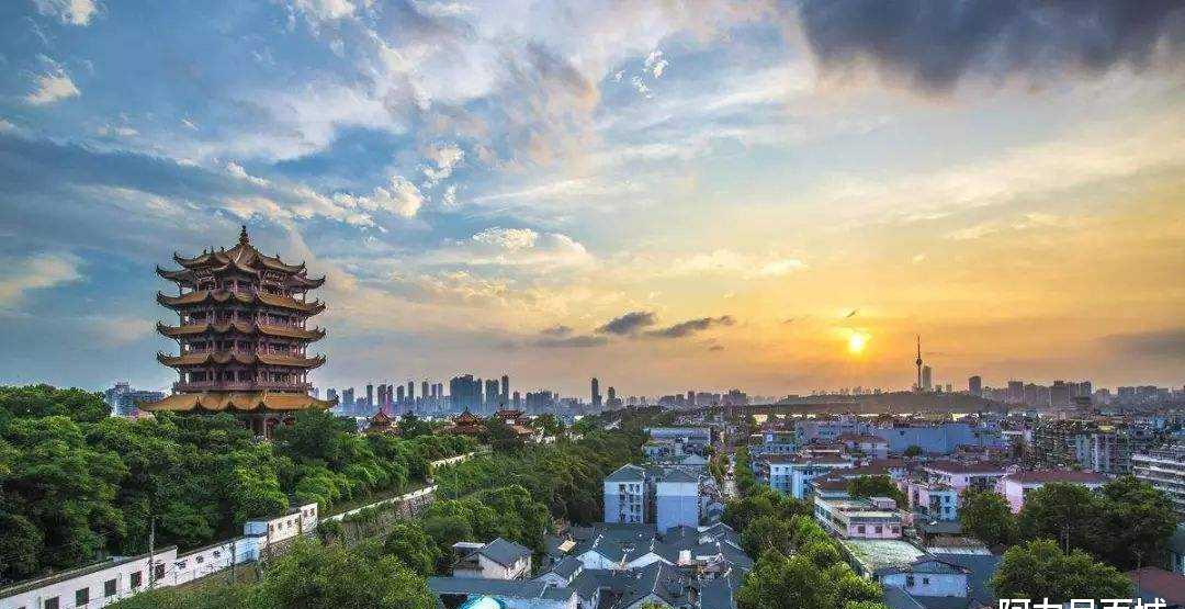 中国半年度GDP十强城市：重庆位居四强，南京首次入围前十！