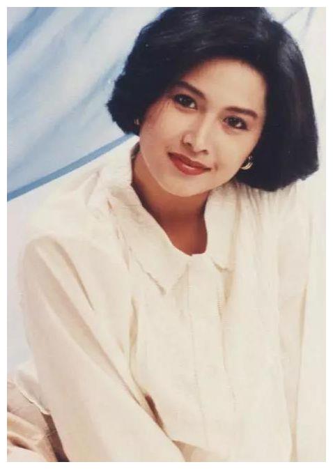 郑伊健的前女友邵美琪分手后与小10岁演员谈恋爱如今美貌不再