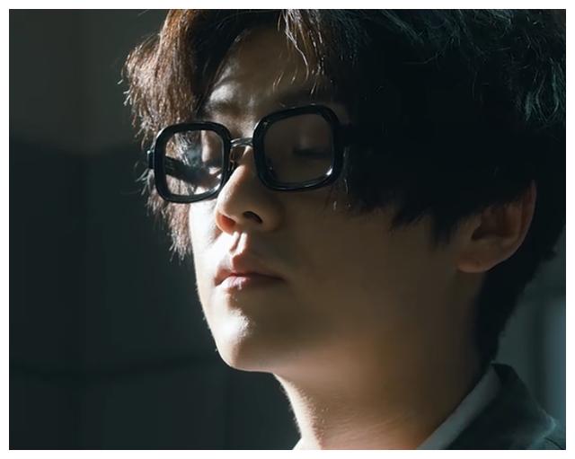 在劫难逃:赵彬彬因"定情信物"被识破身份,张海峰终于抓到他