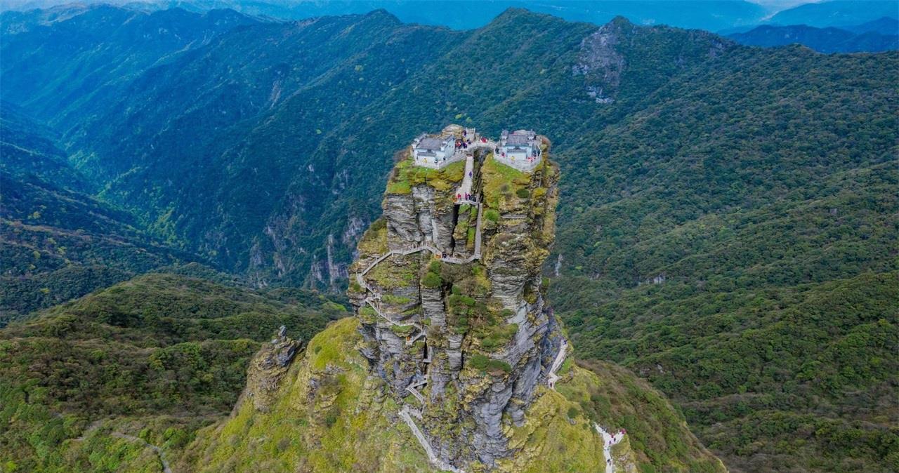 国内最危险四大建筑,恐高症不要去,梵净山金顶榜上有名