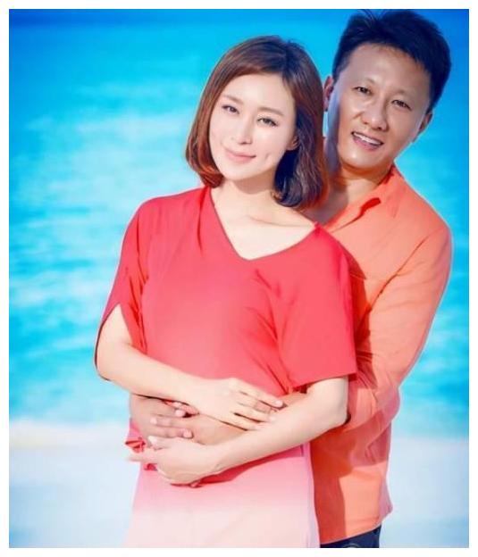 中对穷丈夫不离不弃,结婚时戴20元戒指|房子斌|杨雨婷|走红_新浪新闻