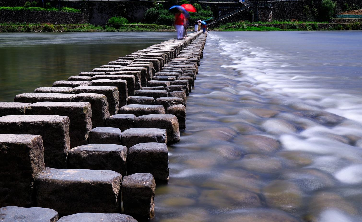 仕水碇步建于乾隆年间历经二百余年依然完好
