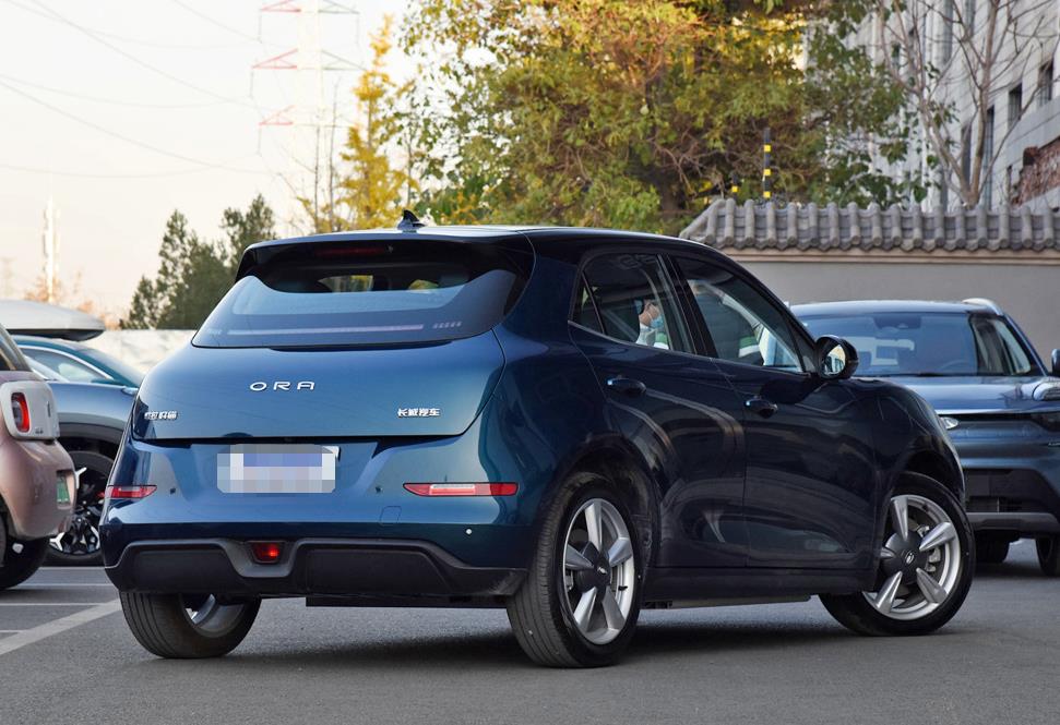 迷你版保时捷将上市,比本田飞度漂亮,车内配双联屏,带加热座椅