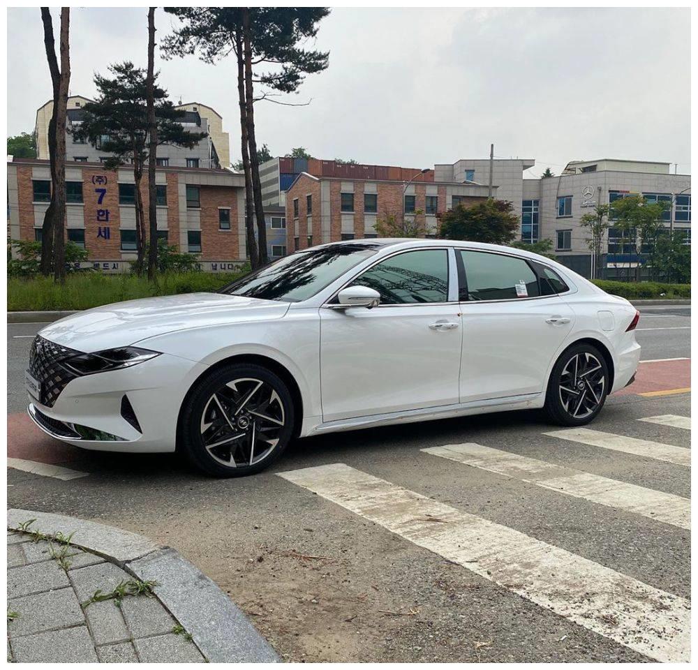 全新现代雅尊实车 流畅的运动设计