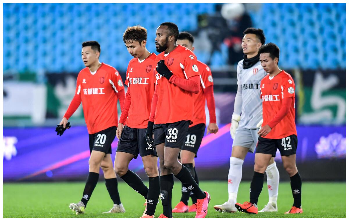 中超低迷中甲成都蓉城受热捧试训球员名气一个比一个大