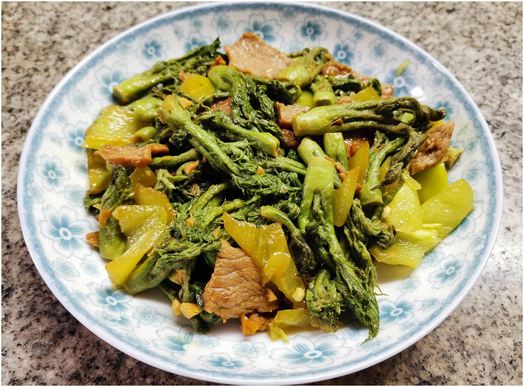 东北野山珍肉炒刺老芽