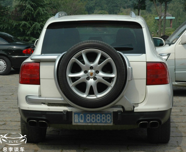 布加迪和2万代步车挂同一车牌，到底谁是真的？奔驰：都是假的