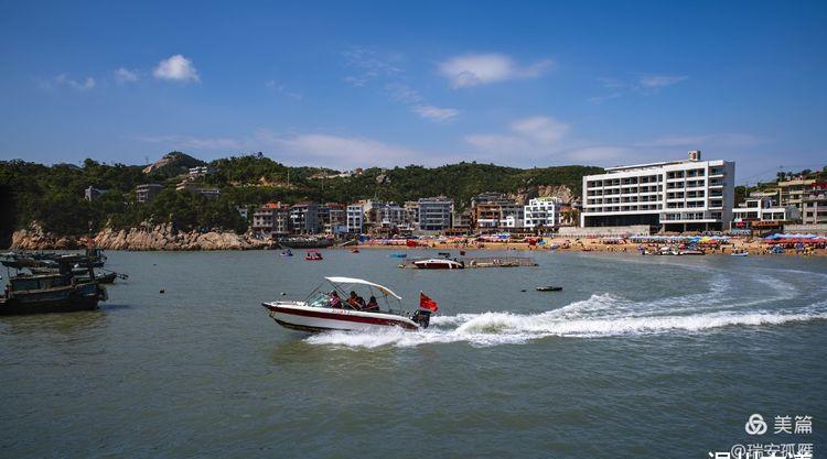 洞头观音礁快艇行驶如蛟龙出海太壮观啦