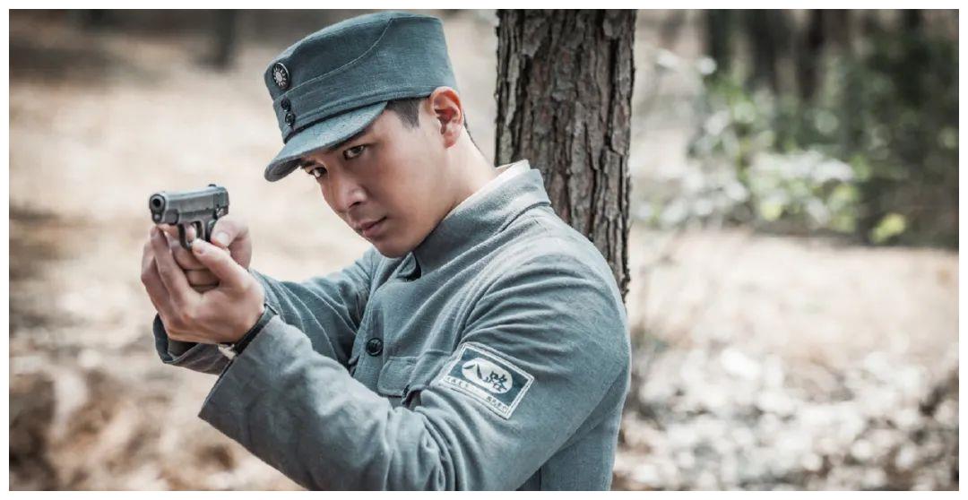 八路军住别墅,抽雪茄,雷到令人发指!