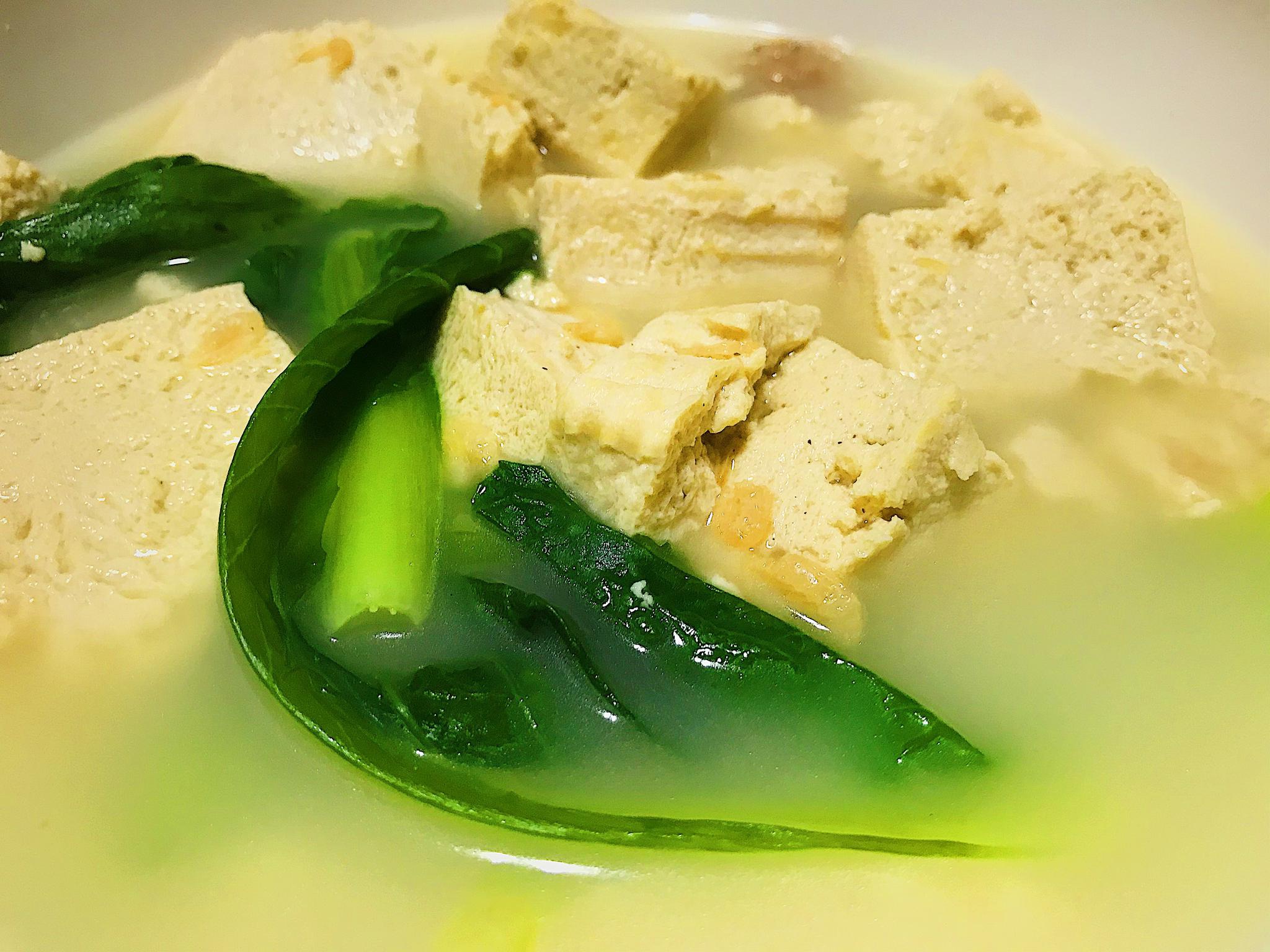 汤底非常浓郁浑厚,令人回味无穷,于是又再次做了一次这个白菜冻豆腐汤