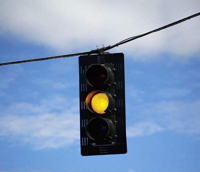 "闯黄灯"交规有变,事关六分,还不知道的车主请速看