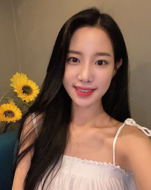 berrygood成员赵贤sns发照秀完美身材出众美貌