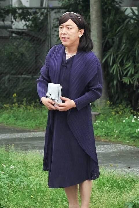 青岛贵妇般的端庄,网友:辣眼睛!