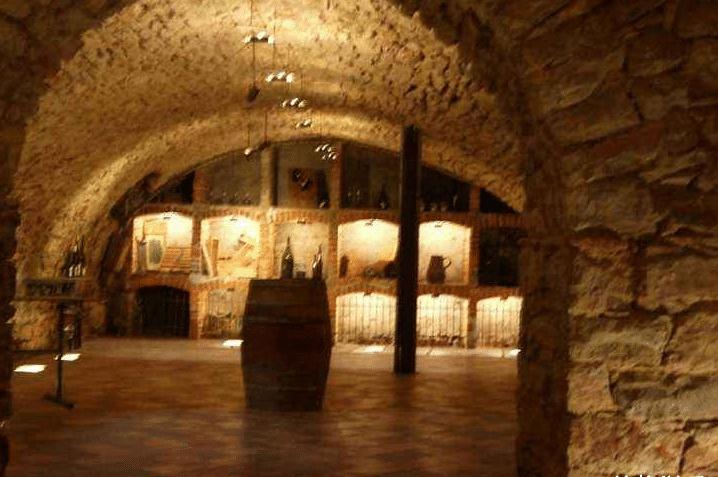 古时候的地窖真的能储存冰块吗深度够的话还是可以的