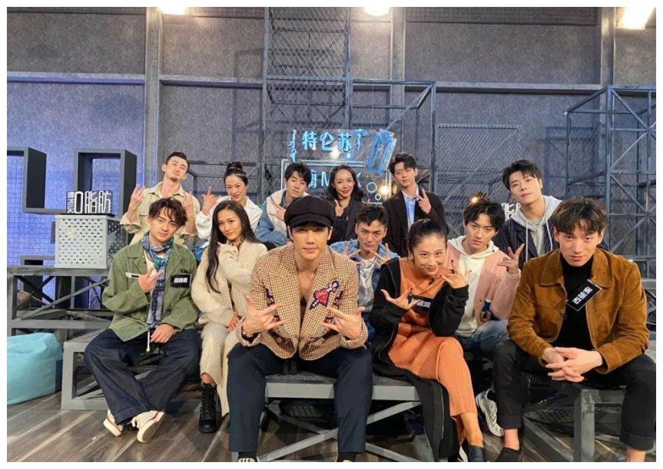 帅到炸侯垚携power6拉丁舞男团亮相舞蹈风暴