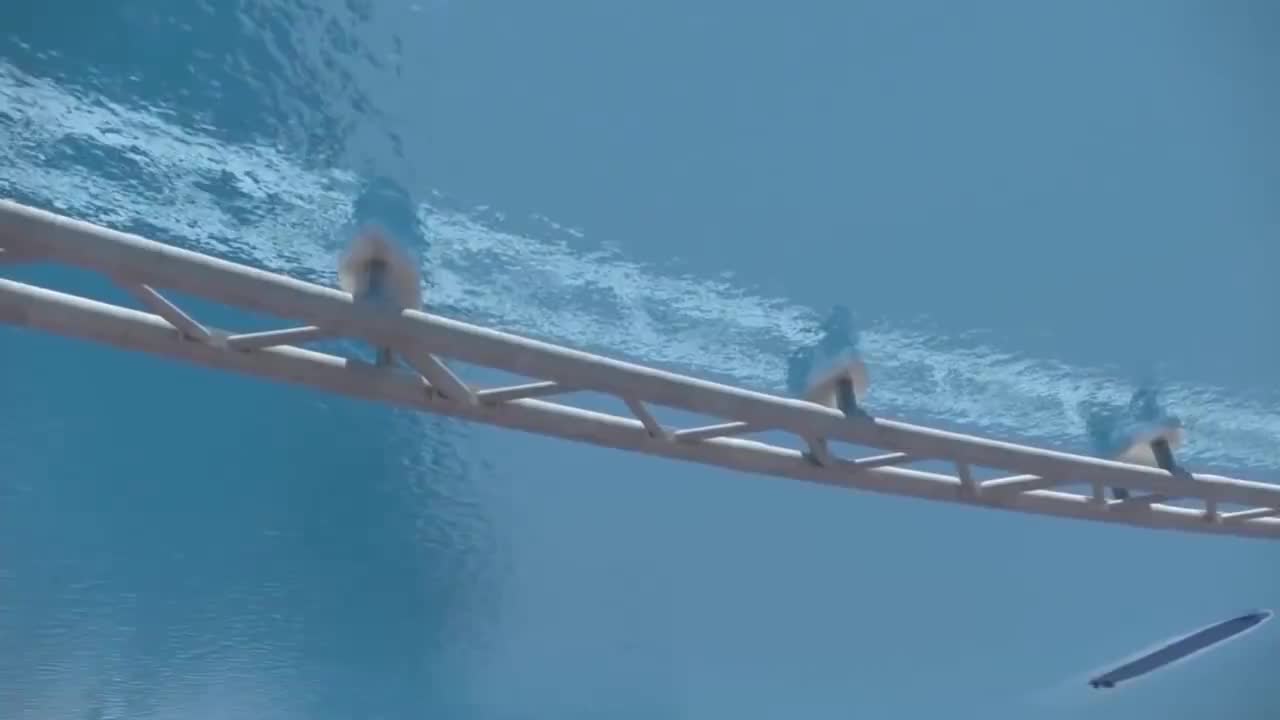 未来水下漂浮隧道悬浮在水下30米处你觉得怎样_新浪新闻