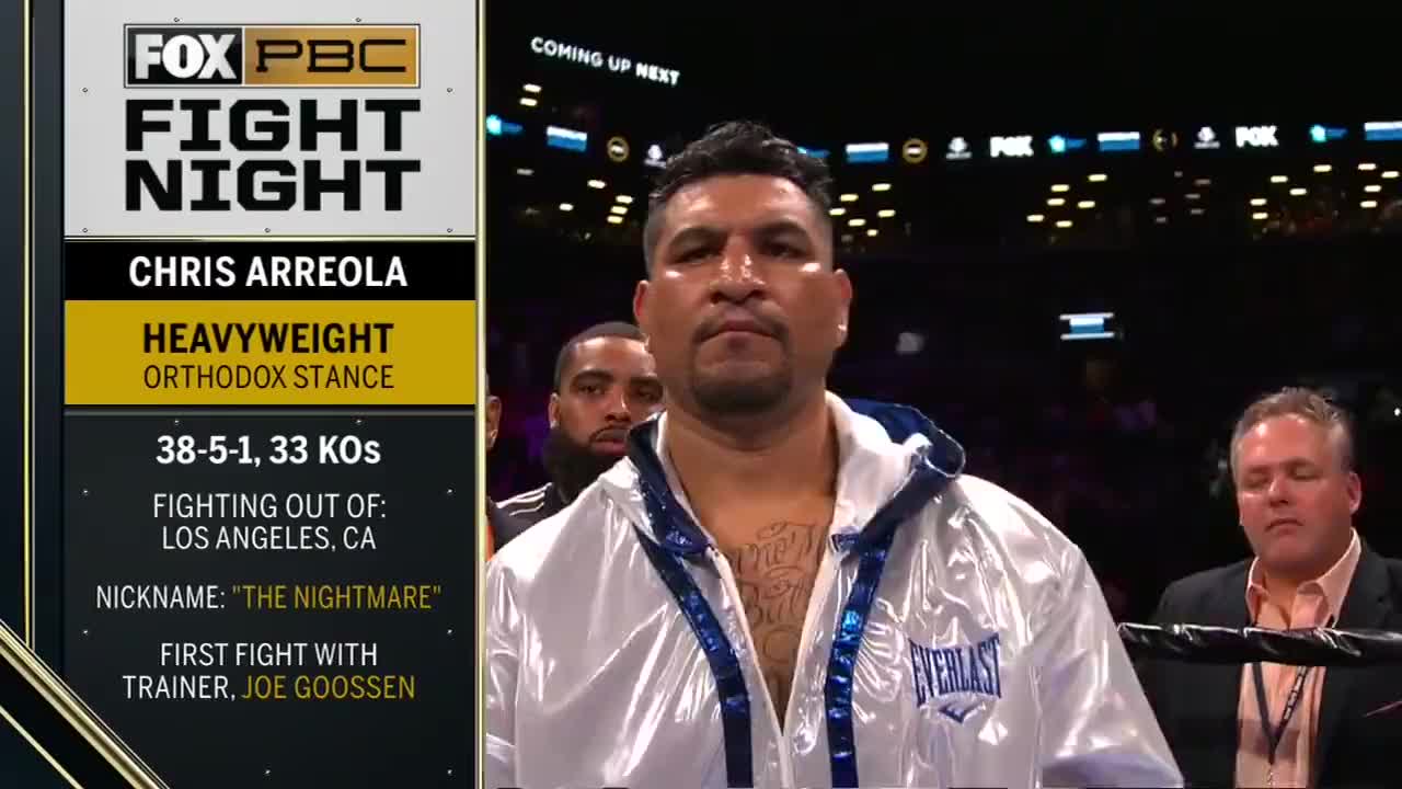 重量级名将阿雷奥拉最后一战,与不败新星科沃纳奇重拳对攻全场