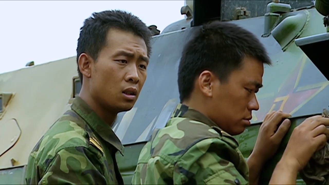 士兵突击:三多足够努力了,可是就是不如意,一直给史今献殷勤