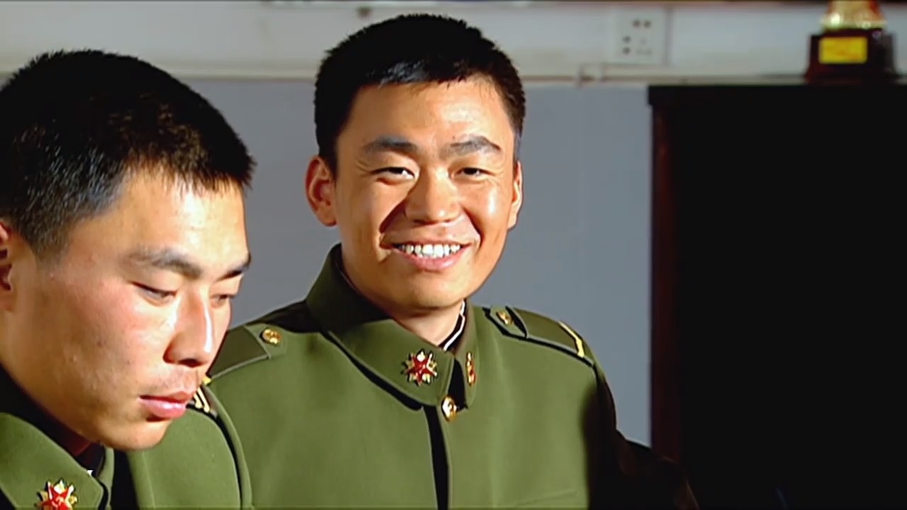 士兵突击:先进个人一直是伍六一,这次却给了许三多,谁都会不服