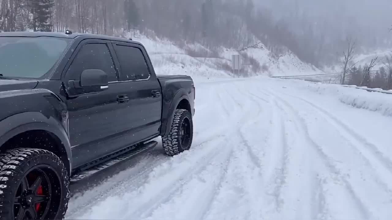 开着福特大猛禽去雪乡玩漂移!