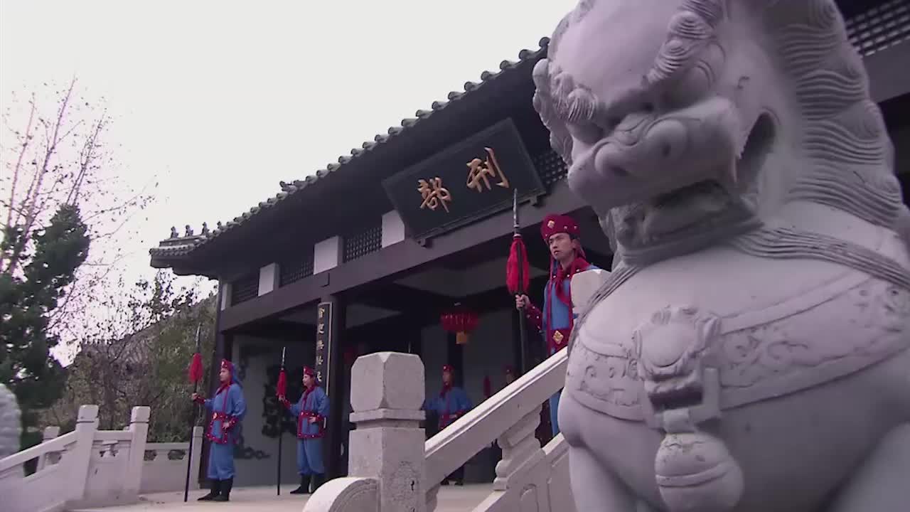 少年包青天:包拯猜出密室作案的手法,众人惊奇 为您推荐: 《开封府