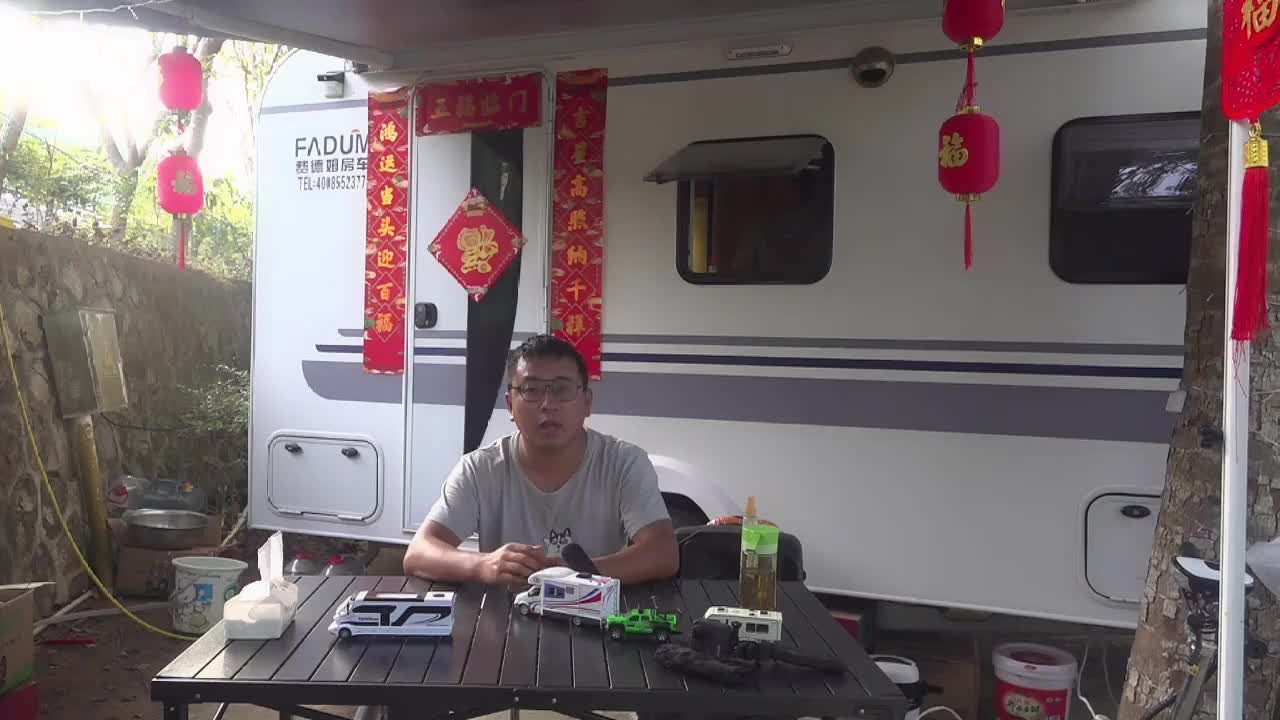 房车自驾游月隆家又添新伙伴,她成为车上唯一异性,以后更热闹了
