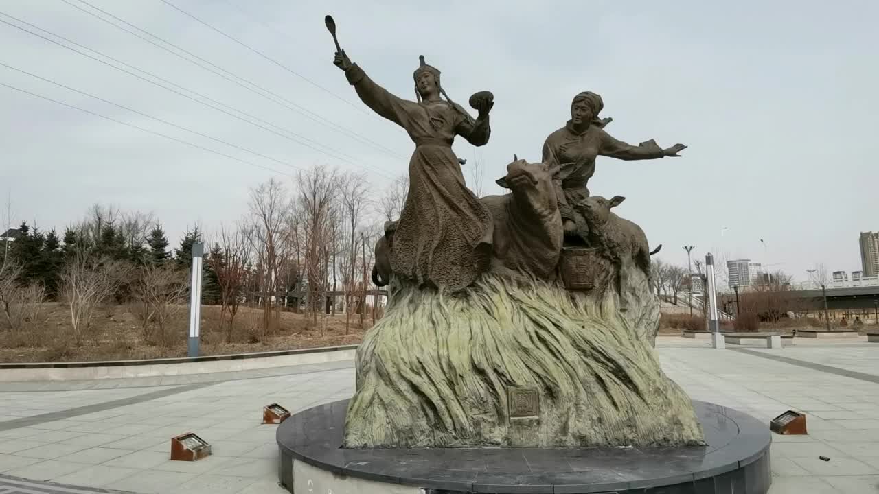 通辽市辽河公园雕塑,原创视频