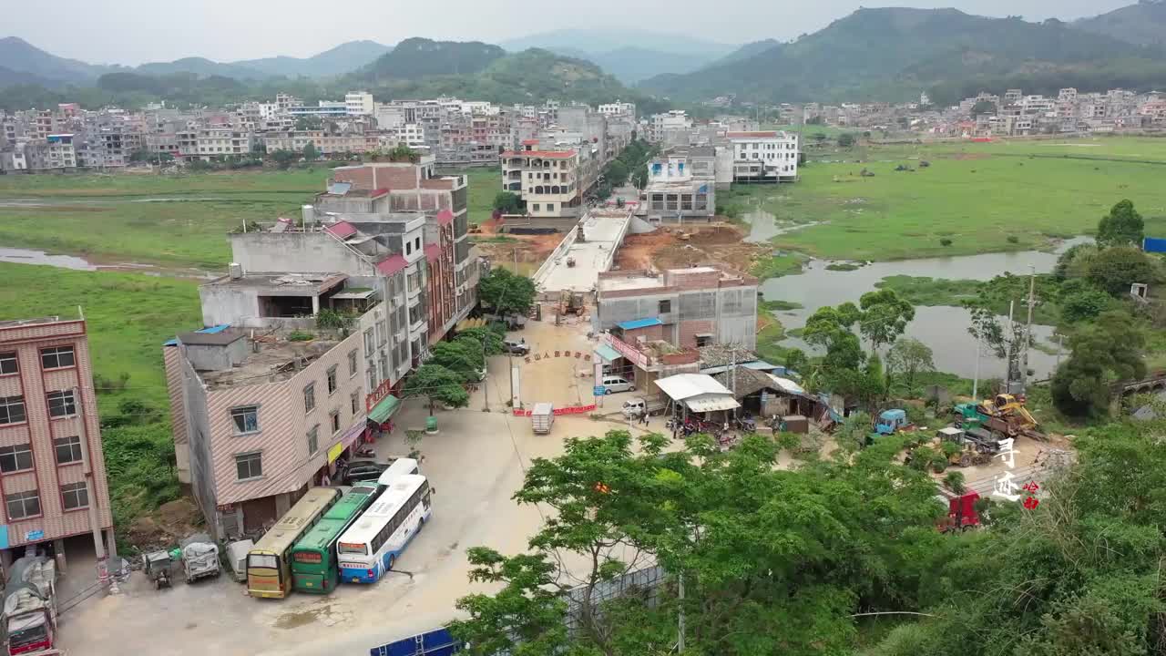 实拍广西灵山县平山镇,平山大桥即将建好,是你家乡吗?
