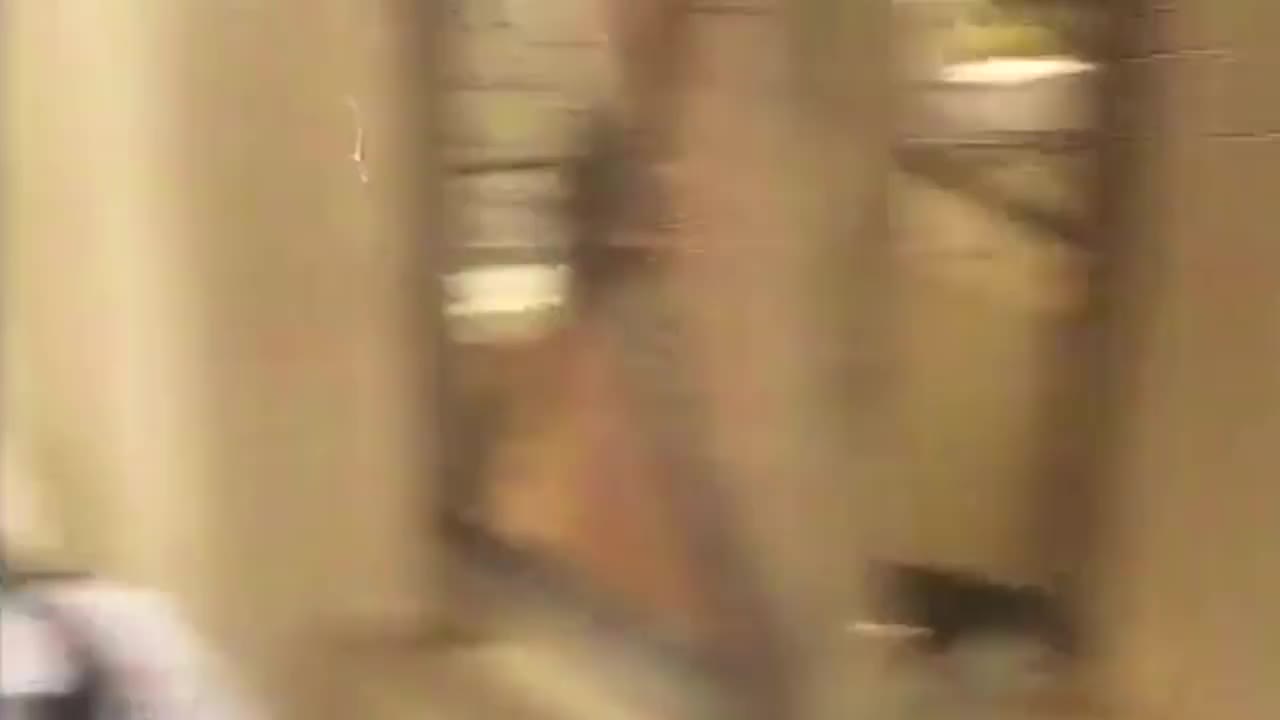 达叔穿女装看过咩?还是扮的学生妹,这身装扮真是笑死个人