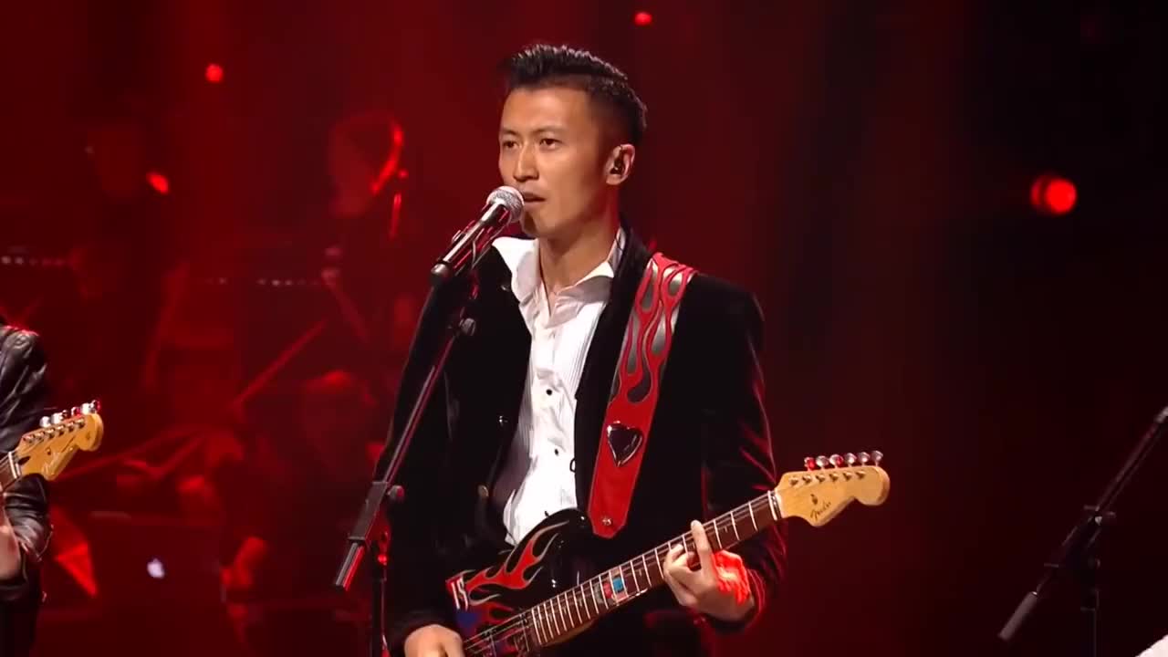 黄家驹难度系数最高的歌无人敢翻唱没想到谢霆锋大胆一唱一开