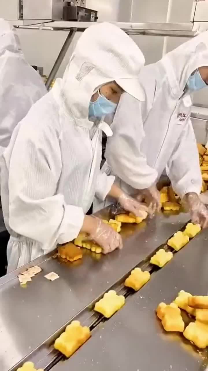 食品厂面包包装流水线,干净卫生,这是个良心企业