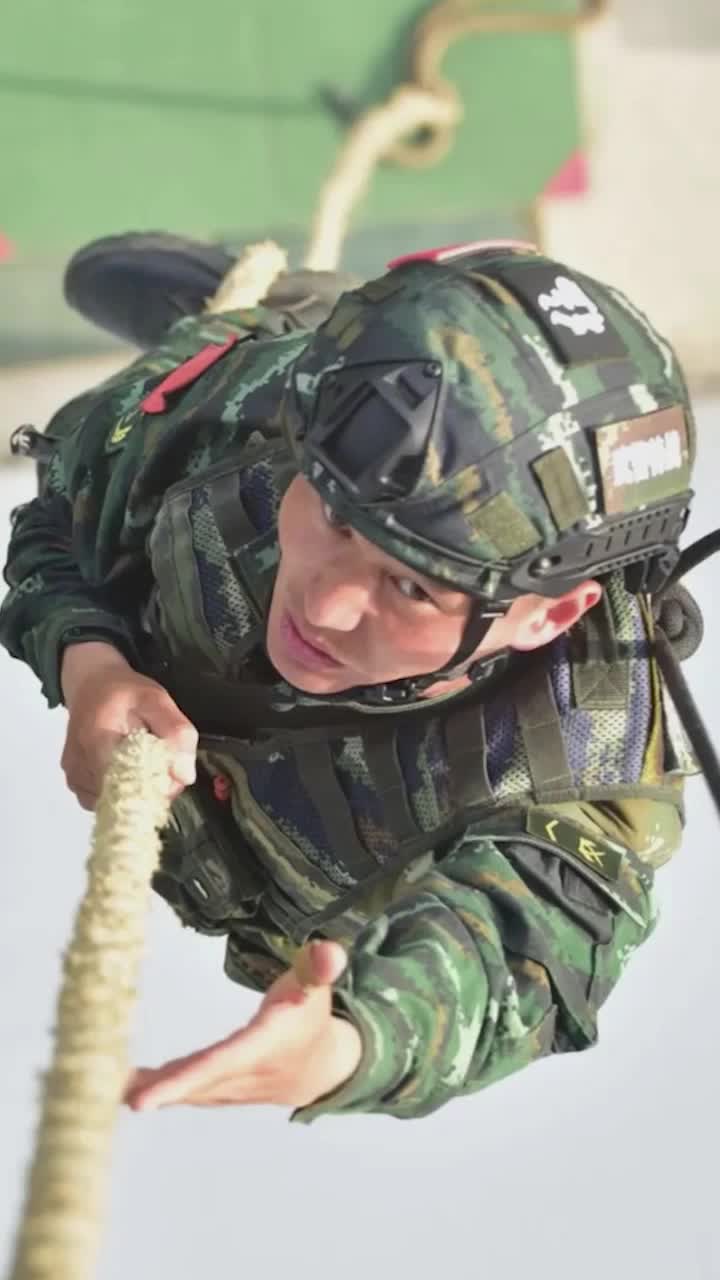 人间烟火定格照,武警特战来应战!