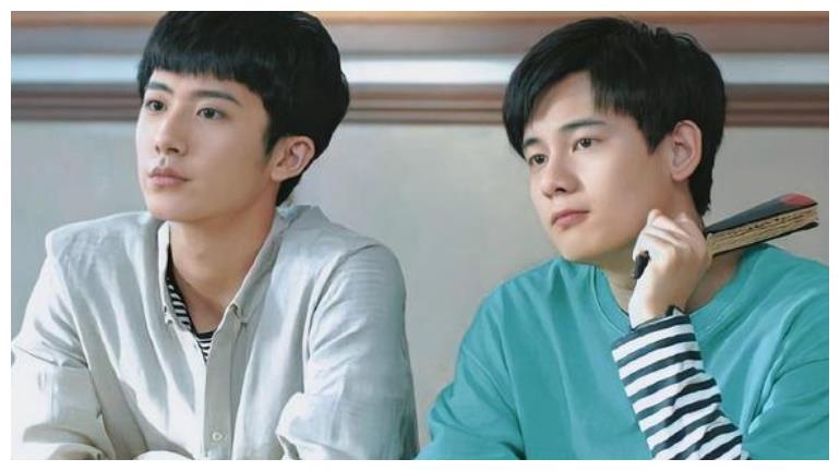 北电17级毕业合照曝光，认出了王俊凯，却没认出《棋魂》中的他休闲区蓝鸢梦想 - Www.slyday.coM