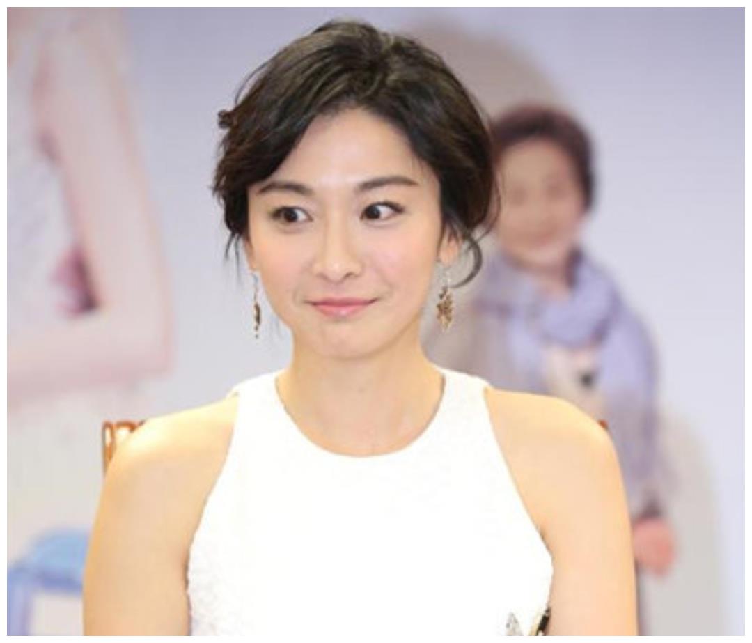 因长得漂亮一炮而红,为拍戏被男星打成重伤,一辈子留下后遗症!