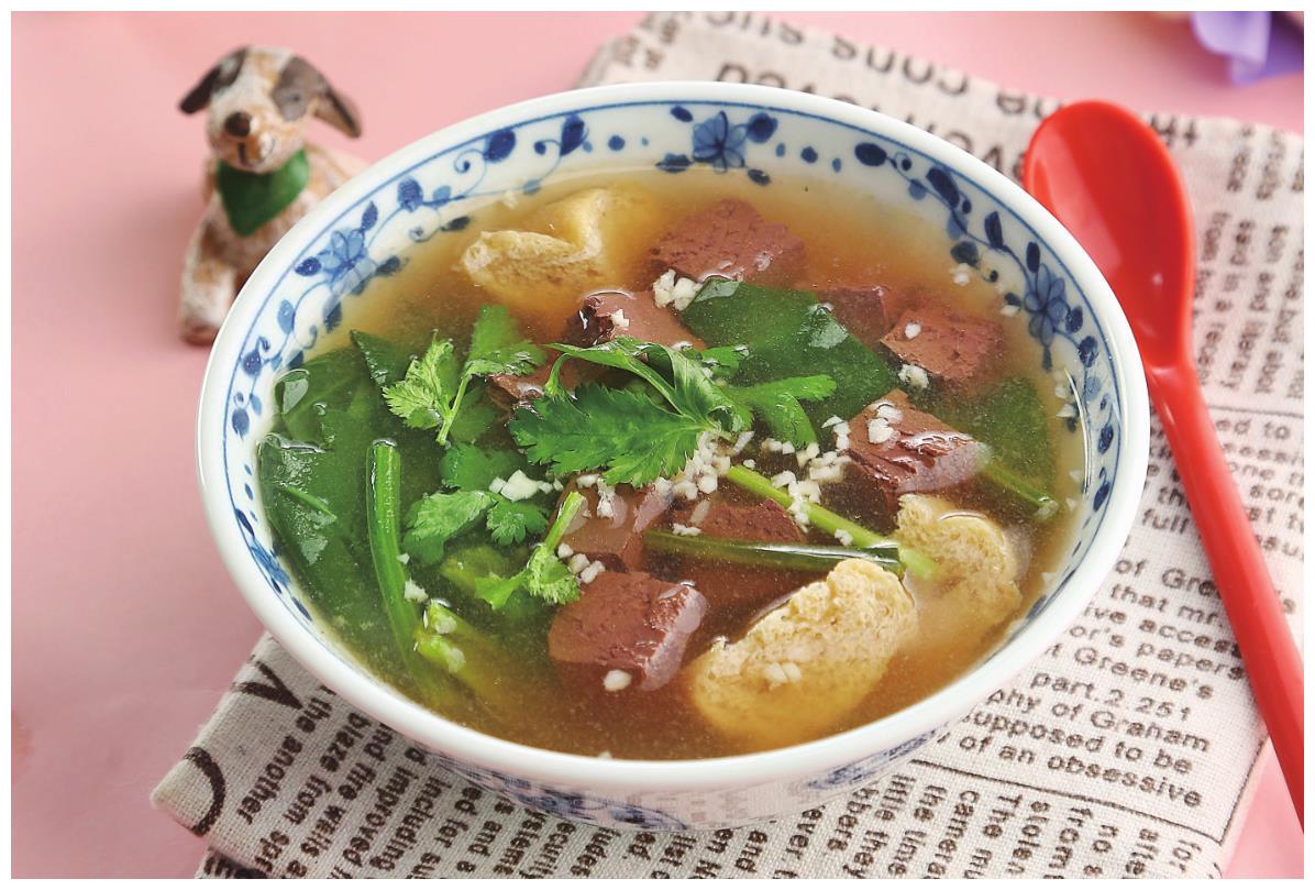 鸭血豆泡汤猪血和鸭血所含的营养素种类基本相同,但