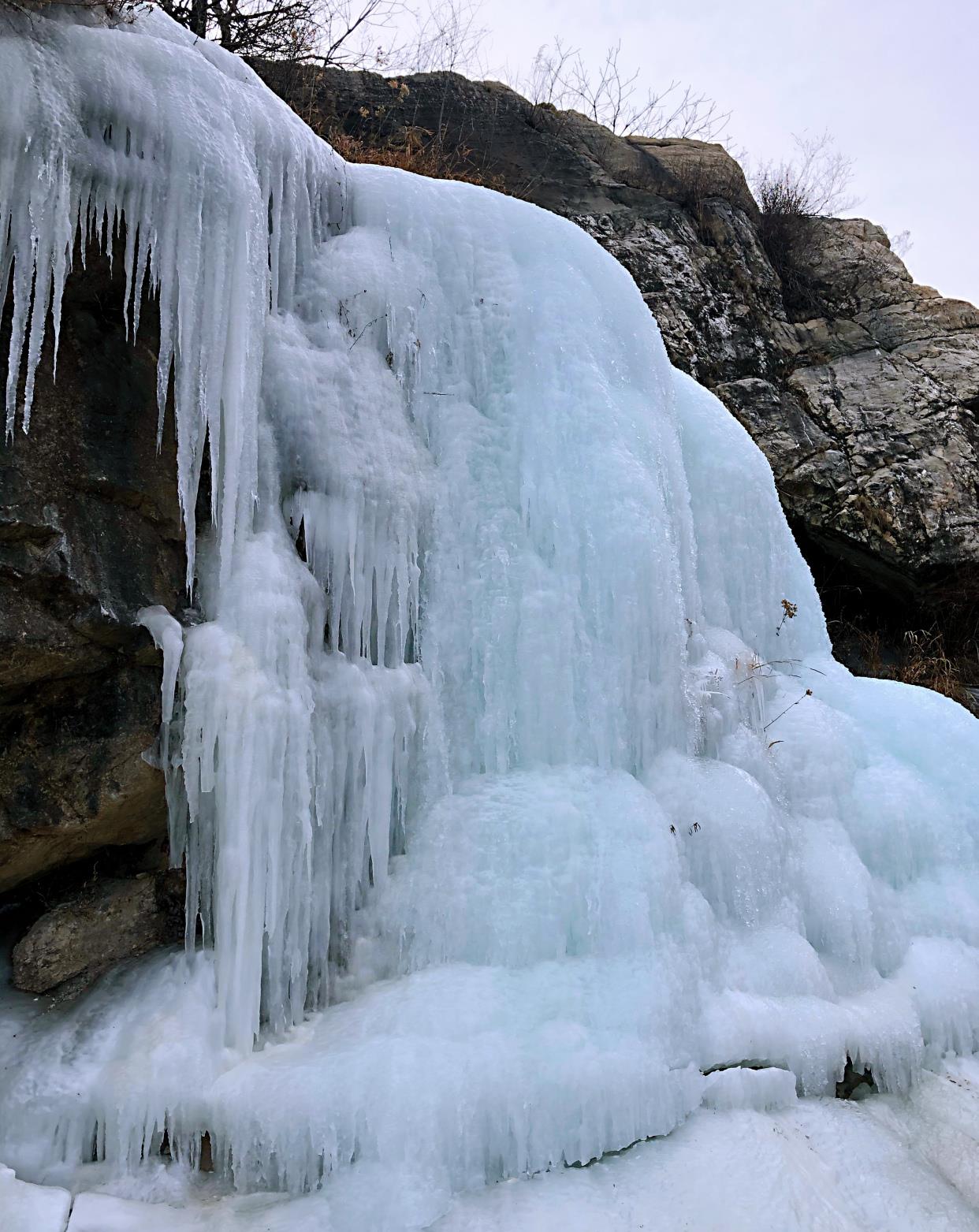 冬日最美景观——北京门头沟晶莹剔透的冰瀑群
