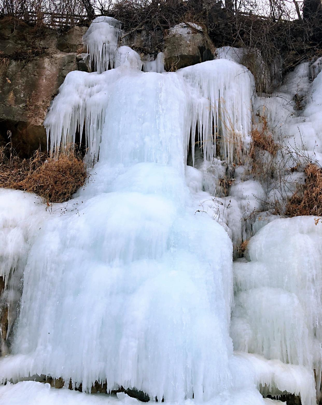冬日最美景观——北京门头沟晶莹剔透的冰瀑群