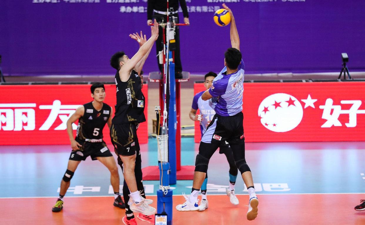 李咏臻9扣7中4拦!张景胤扣球成功率64%,浙江男排状态复苏胜福建|王滨|浙江男排|扣球_新浪新闻