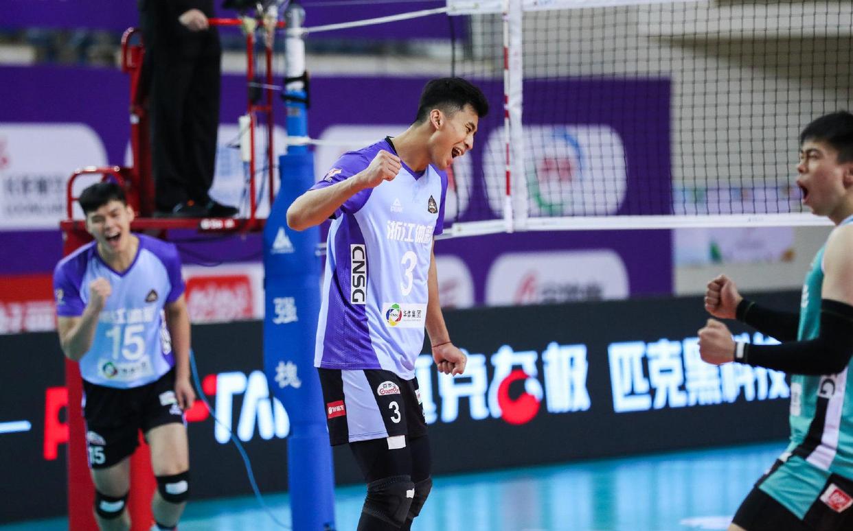 李咏臻9扣7中4拦!张景胤扣球成功率64%,浙江男排状态复苏胜福建|王滨|浙江男排|扣球_新浪新闻