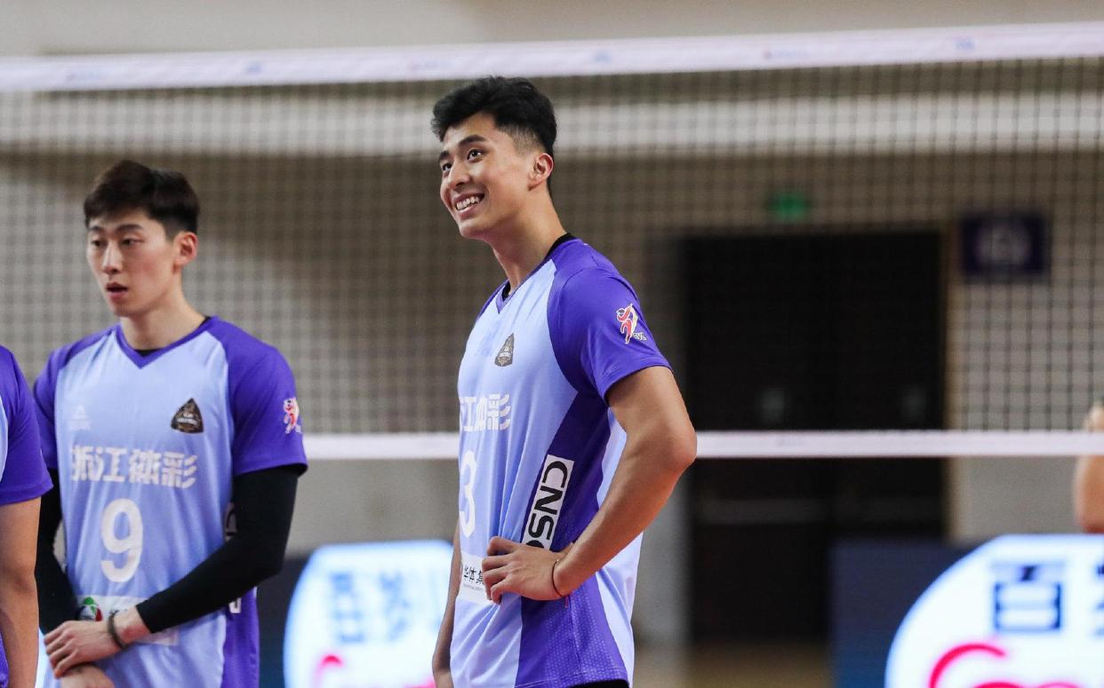 张景胤扣球成功率64%,浙江男排状态复苏胜福建__财经头条