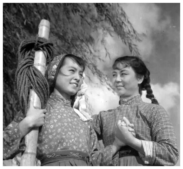 那时的尤嘉简直太美__财经头条