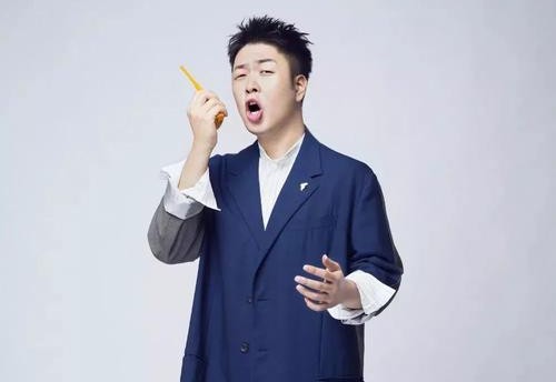 杜海涛姐姐为不当言论道歉,将终止直播事业,网友:海涛被坑惨了