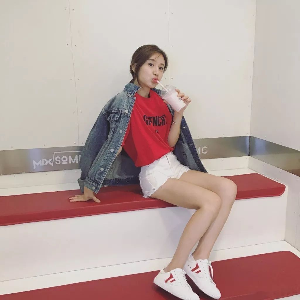 今日妹子图46腾讯体育nba美女主播美娜