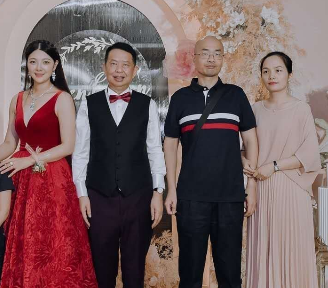紫金矿业要变天!63岁董事长娶38岁娇妻,婚前却转给儿子5100万股