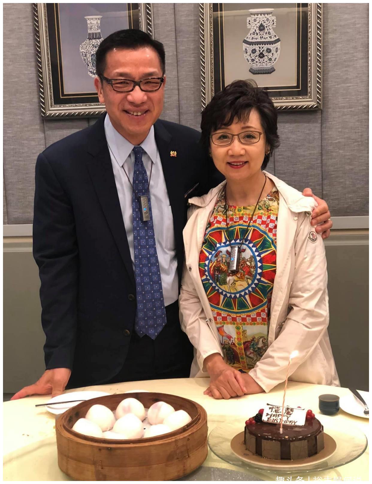 60岁张德兰近照罕有曝光皮肤白皙少女感犹在结婚32年无儿无女