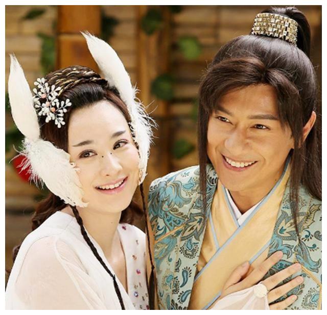 首先就是《天天有喜》中的男主陈浩民,这位演员如今还活跃在很多影视