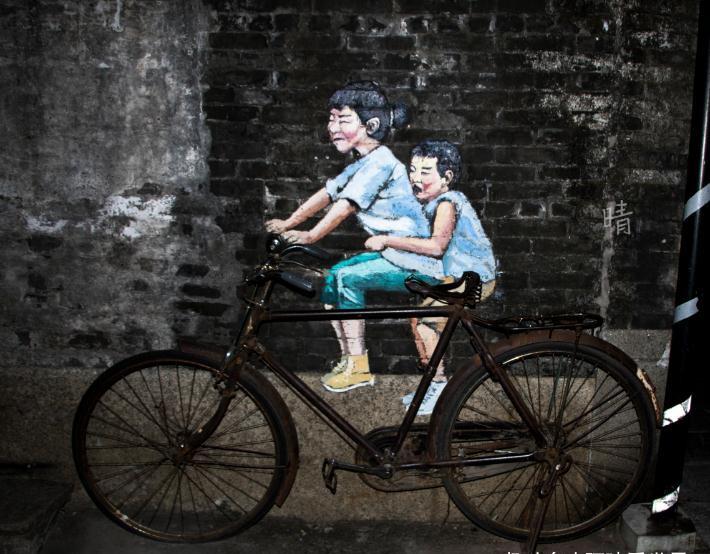 打卡广州沙湾古镇,见到了七十年代的"二八大杠"