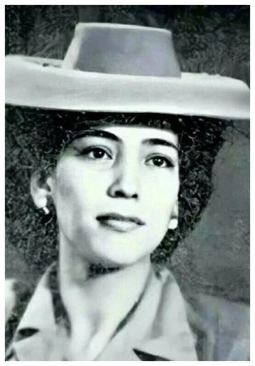 赌王何鸿燊原配黎婉华年轻时被赞澳门第一美人,长房子女处境悲惨