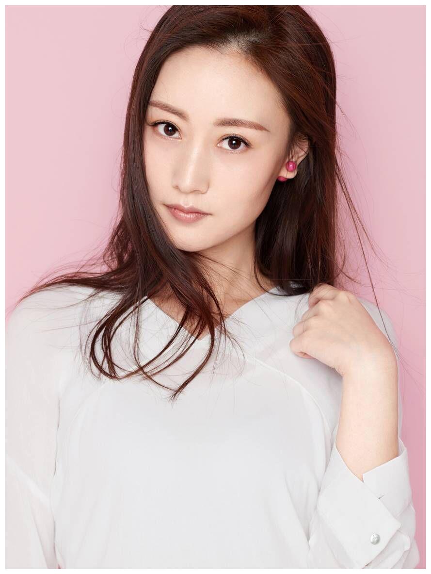 陈思斯饰演程家的儿媳妇袁湘,一个自私自利,好高骛远的人.