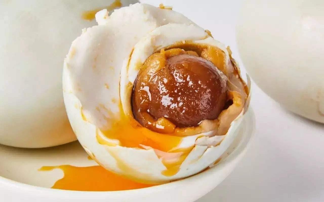 扬州高邮的特色美食还是非遗产品那就来品味高邮咸鸭蛋